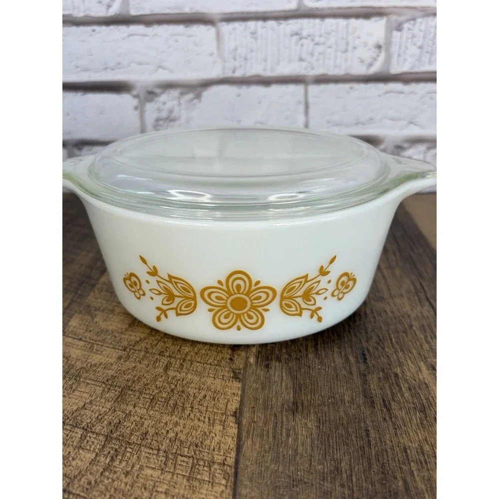 Pyrex Butterfly Gold 472 Casserole 1.5 Pt with Lid Vintage 1970s Bowl MINT - Picture 1 of 11